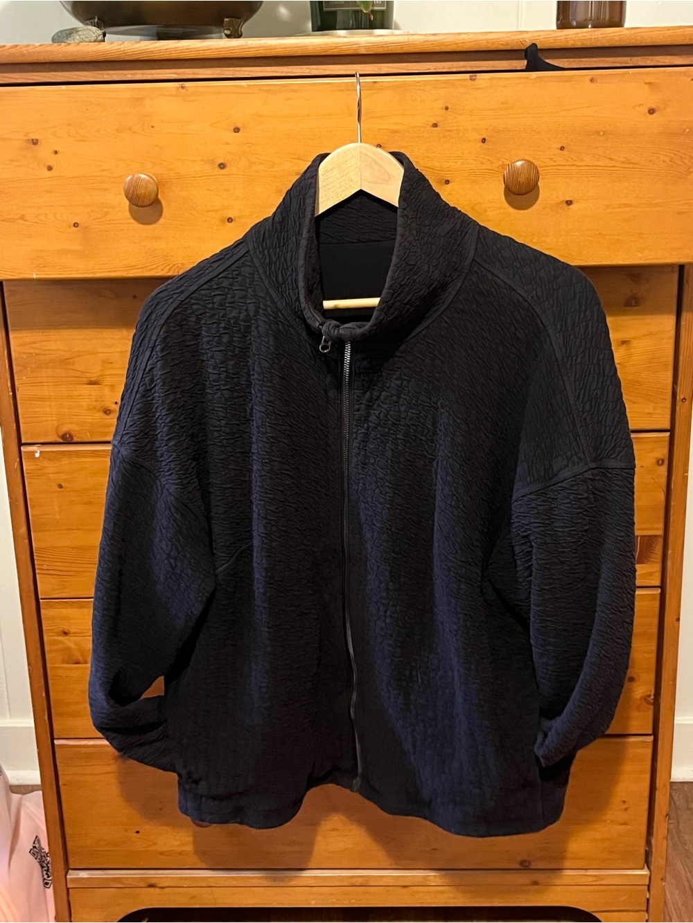 Lululemon black Rippled full
Zip quilted jacket - Picture 8 of 8